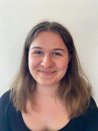 Porträtfoto von Charlotte Heni im Bundesfinale der Internationalen Biologieolympiade