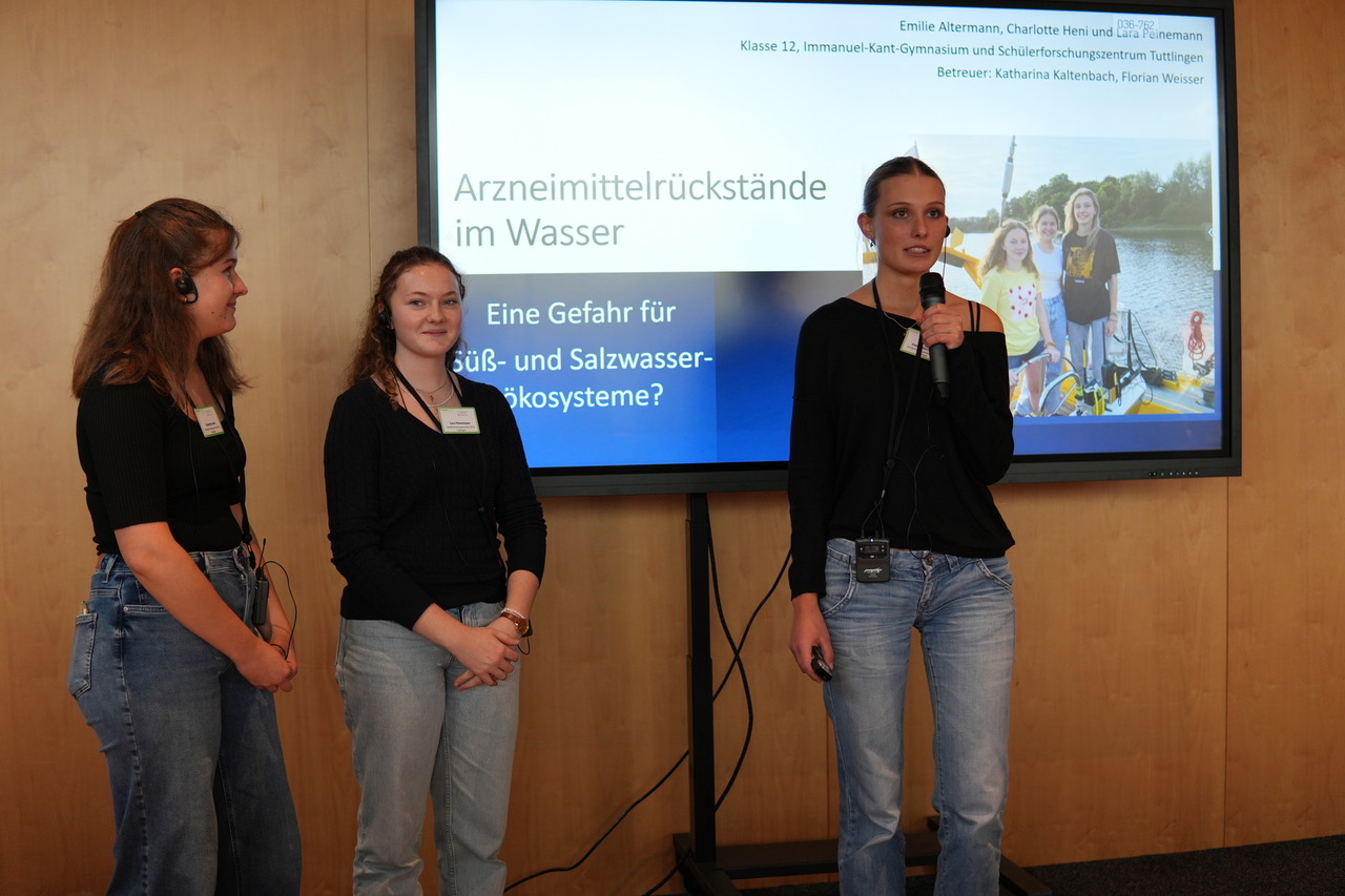 Emilie Altermann, Charlotte Heni und Lara Peinemann sprechen auf dem MedicalMountains Tuttlingen